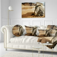 Art Demandart 'Plaža Zebra' Jastuk za bacanje životinja u. In. Medium