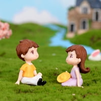 Mini djevojčica sjedi pogled na model figurinski krajolik ukras DIY dekor