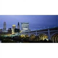 Panoramske slike PPI99647L most u gradu zapamćen na Dusk Detroit Avenue Bridge Cleveland Ohio USA Poster