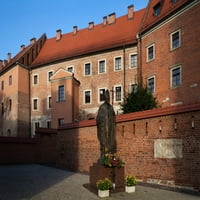 Skulptura pape John-Pavla, u osnovama kraljevskog dvorca 11. stoljeća na wawel brdo, Krakov, Poljska