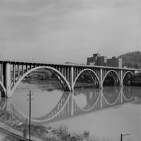 Tennessee, Knoxville, Arch Bridge koji odražava u rečnoj posteru Ispis
